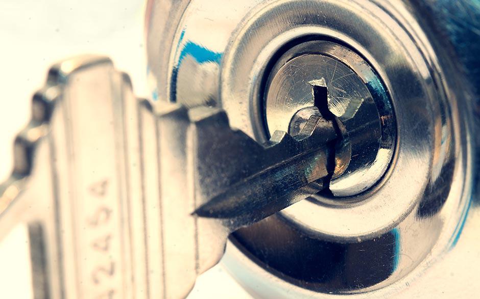 métier serrurier prix changement serrure Paris 5